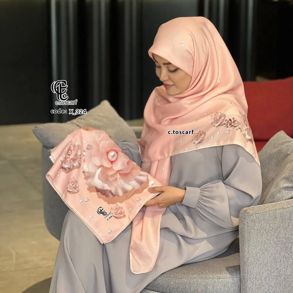 روسری نخی طرح صدف قواره بزرگ 140 سانتیمتر چاپی سه بعدی بدون لیز خوردگی