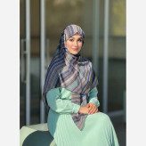 روسری مجلسی طرح سنا نخ کاستوم قواره 140 دور دوخت، بدون لیز خوردگی