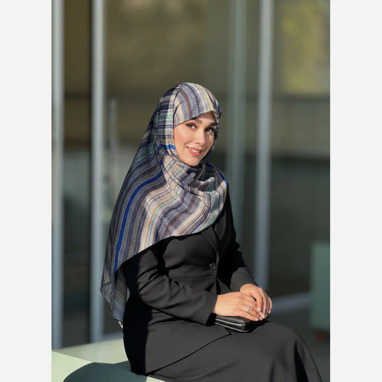 روسری مجلسی طرح سنا نخ کاستوم قواره 140 دور دوخت، بدون لیز خوردگی