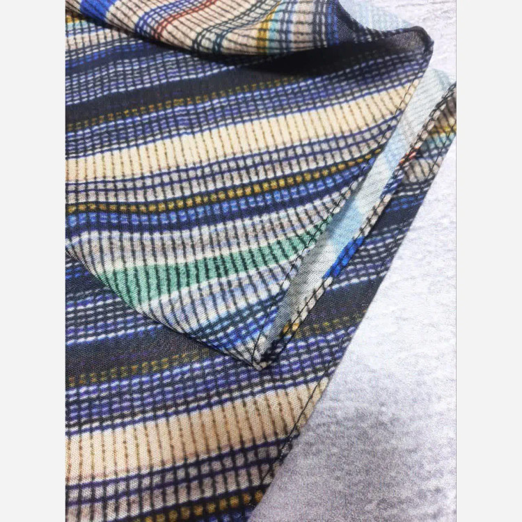 روسری مجلسی طرح سنا نخ کاستوم قواره 140 دور دوخت، بدون لیز خوردگی