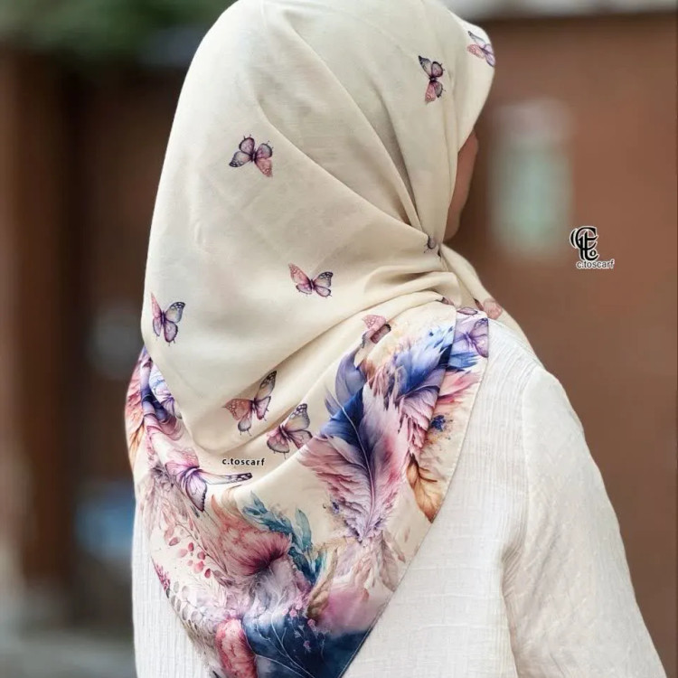 روسری طرح پردیس سیتو جنس نخ کاستوم سایز 140