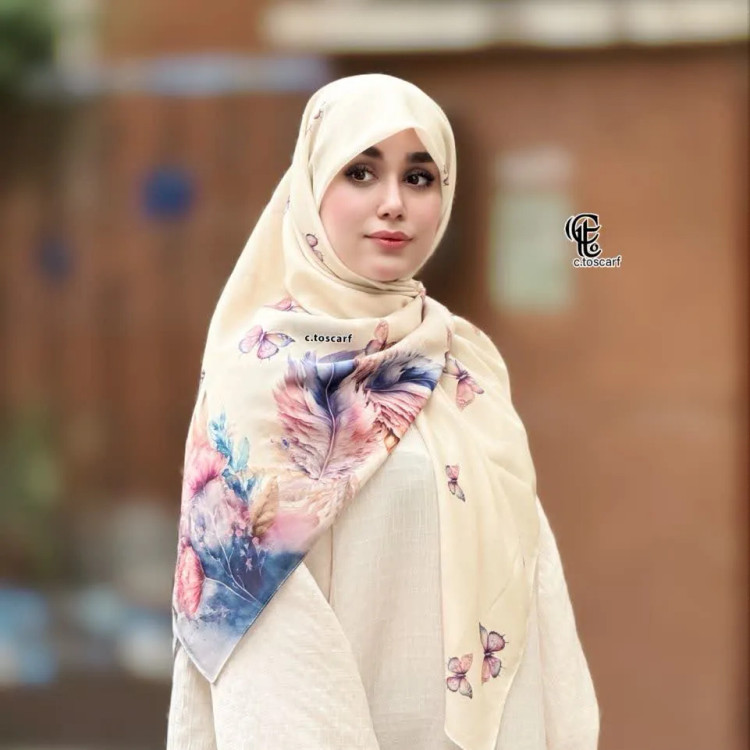 روسری طرح پردیس سیتو جنس نخ کاستوم سایز 140