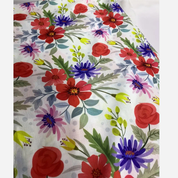 روسری نخی قواره بزرگ طرح گلناز 140 سانتیمتر چرخدوز لیز نیست