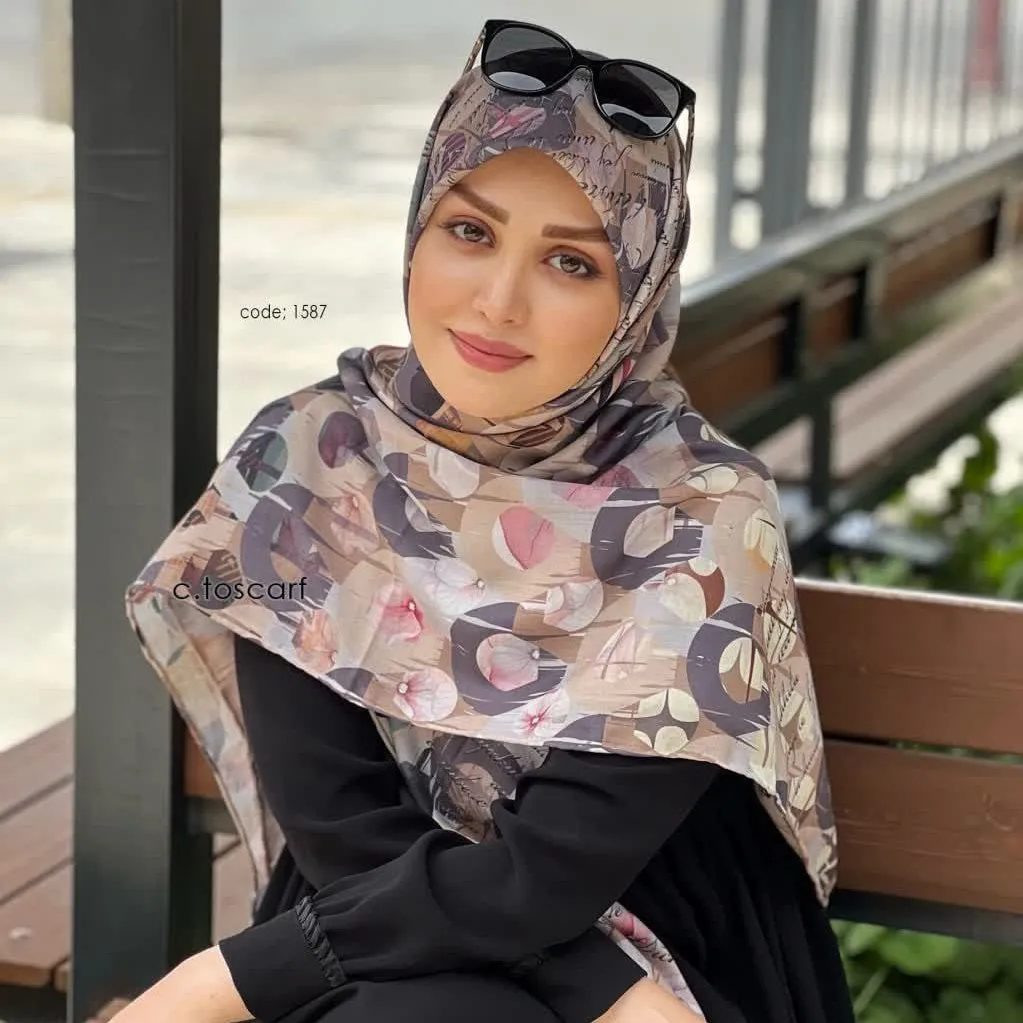 روسری نخی طرح رِسپینا سیتو قواره بزرگ 140 سانتیمتر چرخدوز