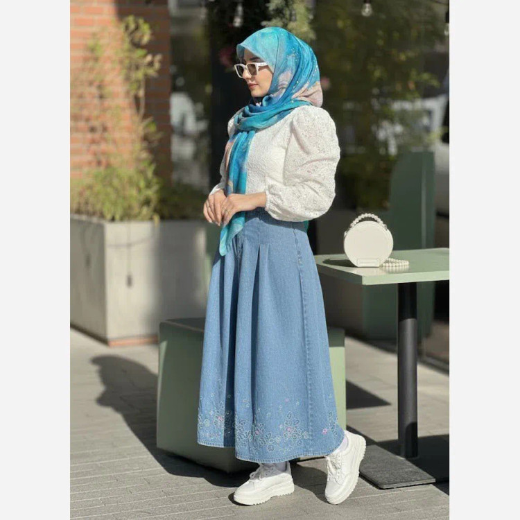 روسری طرح اطلس الهام گرفته از اقیانوس، قواره بزرگ، دور دوخت مزونی
