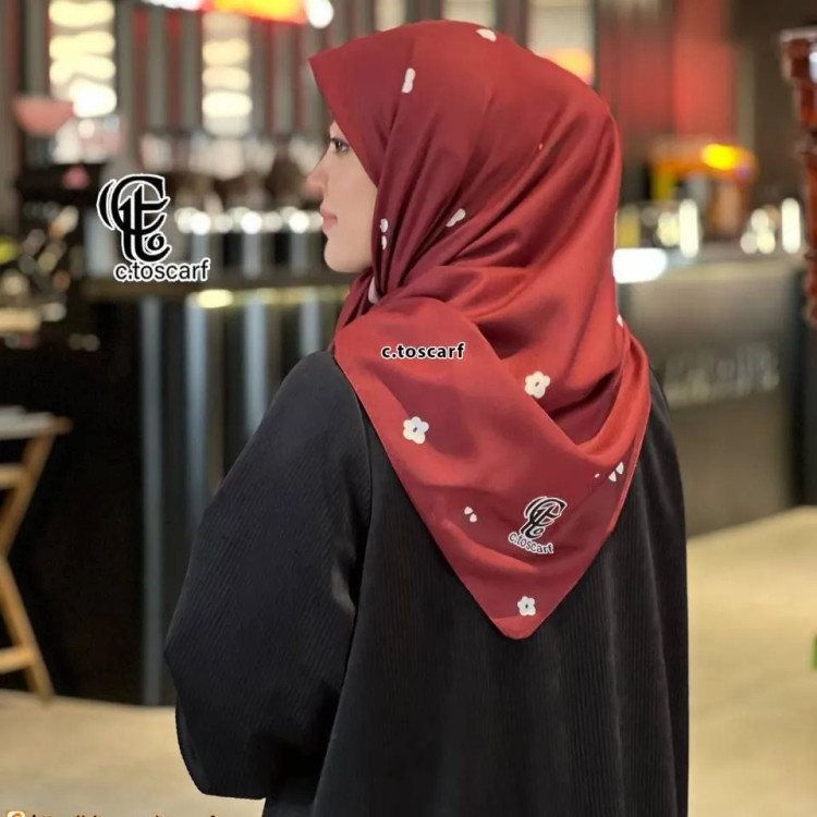 روسری طرح دلوان قواره بزرگ 110 سانتیمتر نخ کاستوم سیتو لیز نمیخورد