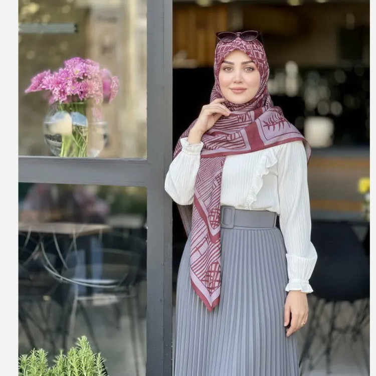 روسری خاتون زنانه اصیل و باوقار، راحت و شیک