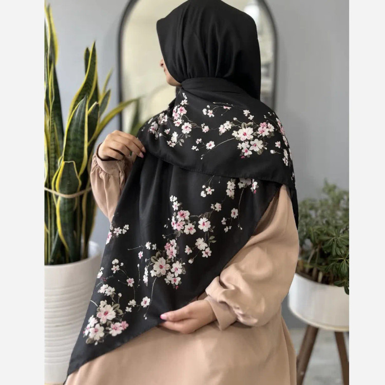 روسری کرپ نخ تابستانی طرح نجمه