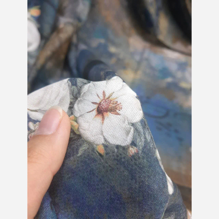 روسری طرح پتینه با حاشیه گل سه بعدی جذاب