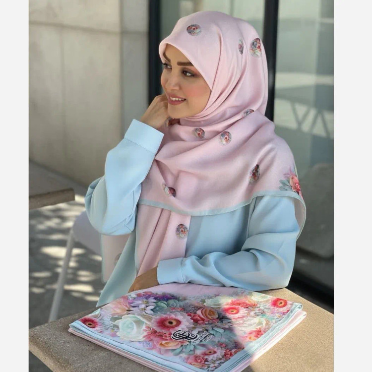 روسری نخی طرح تبسم قواره بزرگ 140 سانتیمتر طرح خاص و شیک