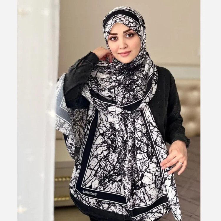 شال اسپرت سفید مشکی طرح دار زنانه | شیک و بهروز