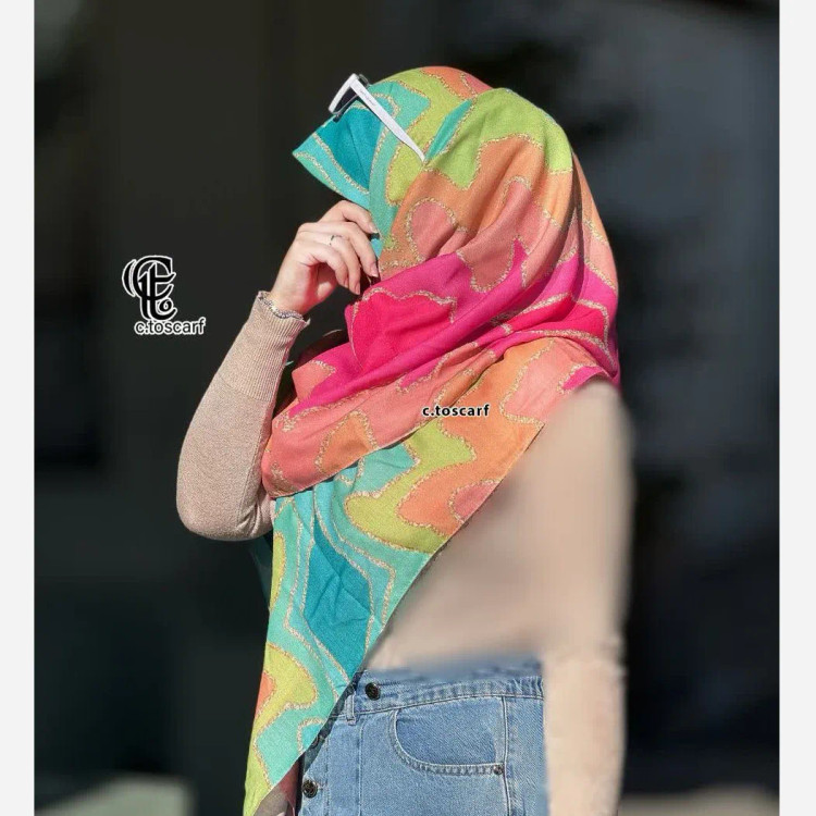 روسری طرح درسا قواره بزرگ دور چرخ دوز مزونی رنگ شاد