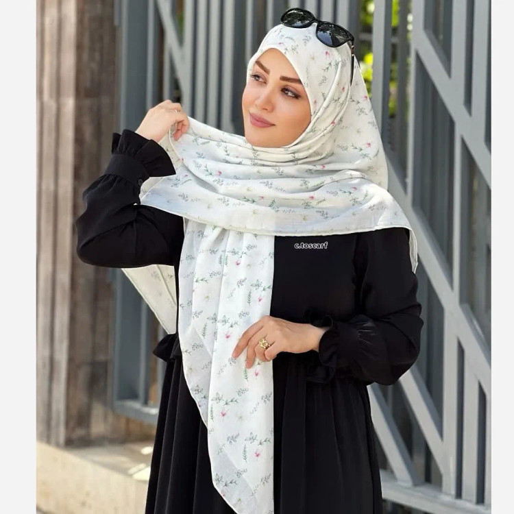 روسری سفید طرحدار مناسب روزمره و مجلسی | قابل استفاده برای نماز