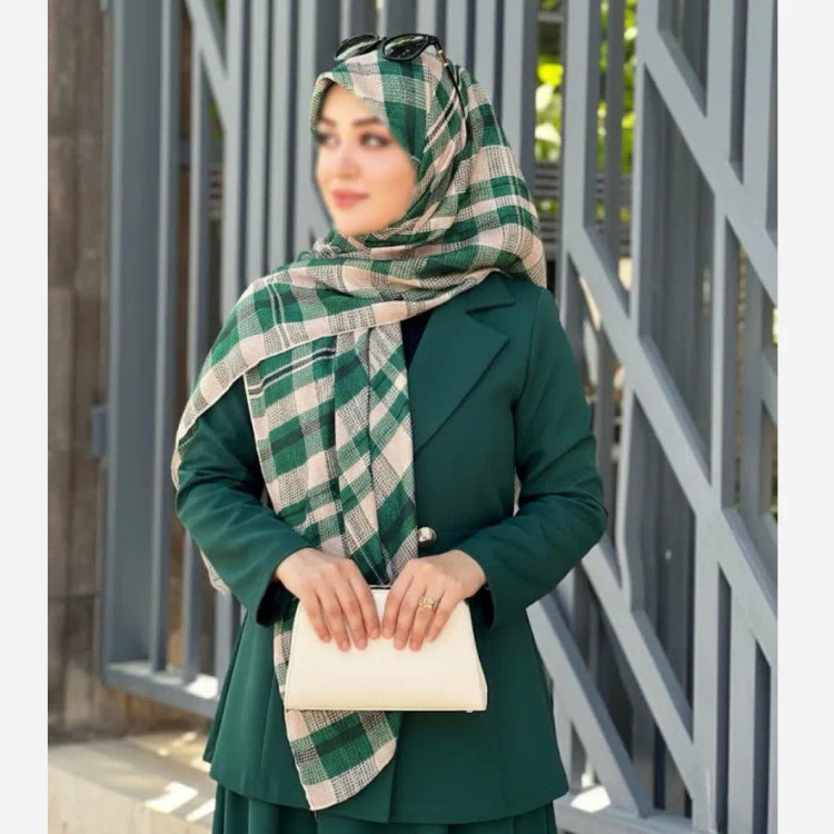 روسری نخی کاستوم قواره 140 دور چرخ دوز مزونی ایستایی عالی