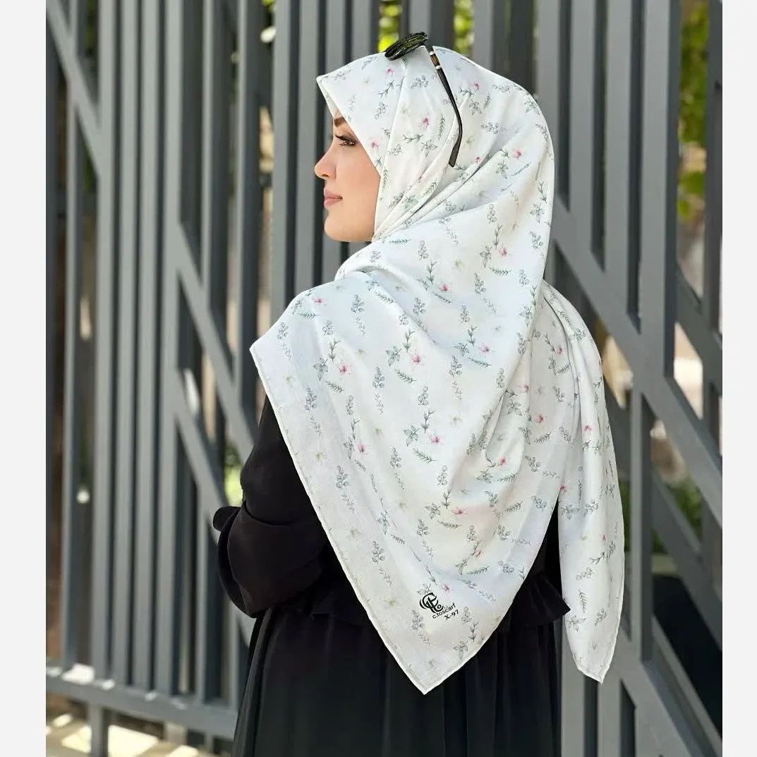 روسری سفید طرحدار مناسب روزمره و مجلسی | قابل استفاده برای نماز