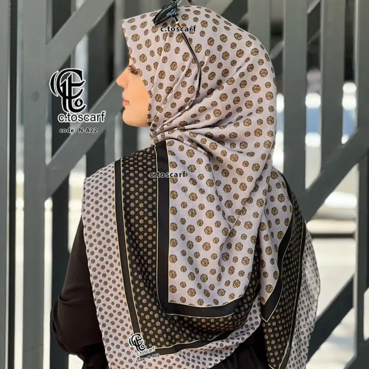 روسری طرح خال خال اکلیلی زمینه کرم قواره بزرگ 140 سانتیمتر