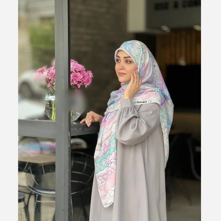 روسری نخی طرح بهار قواره 140 دور دوخت