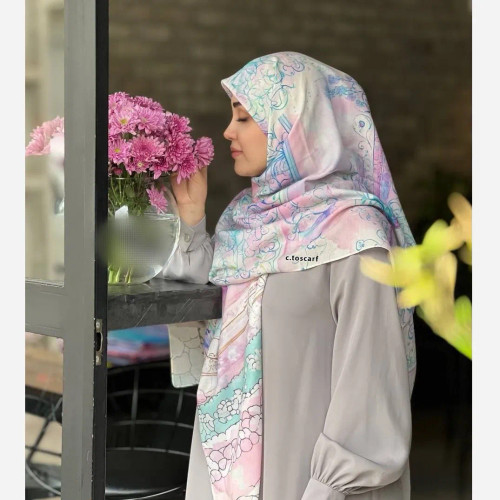 روسری نخی طرح بهار قواره 140 دور دوخت