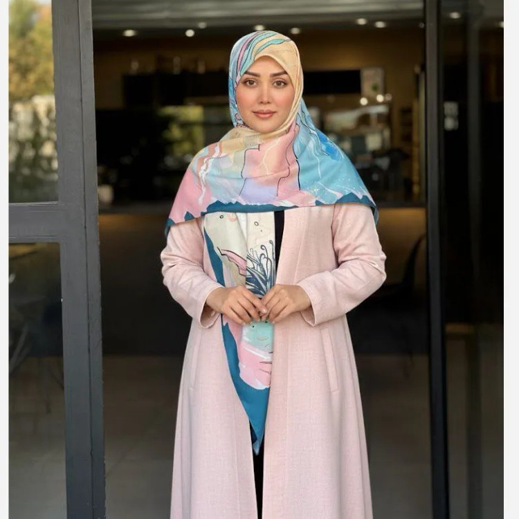 روسری طرح مرجان سایز 140 جنس نخ کاستوم سیتو چرخ دوز