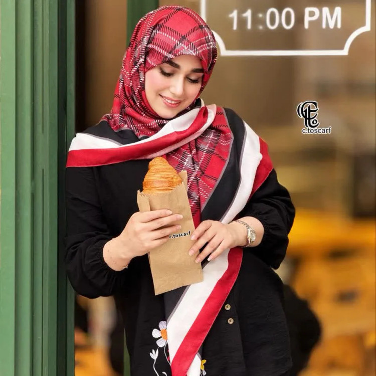 روسری طرح دنیز سایز 140 نخی کاستوم سیتو مناسب روزمره و مهمانی