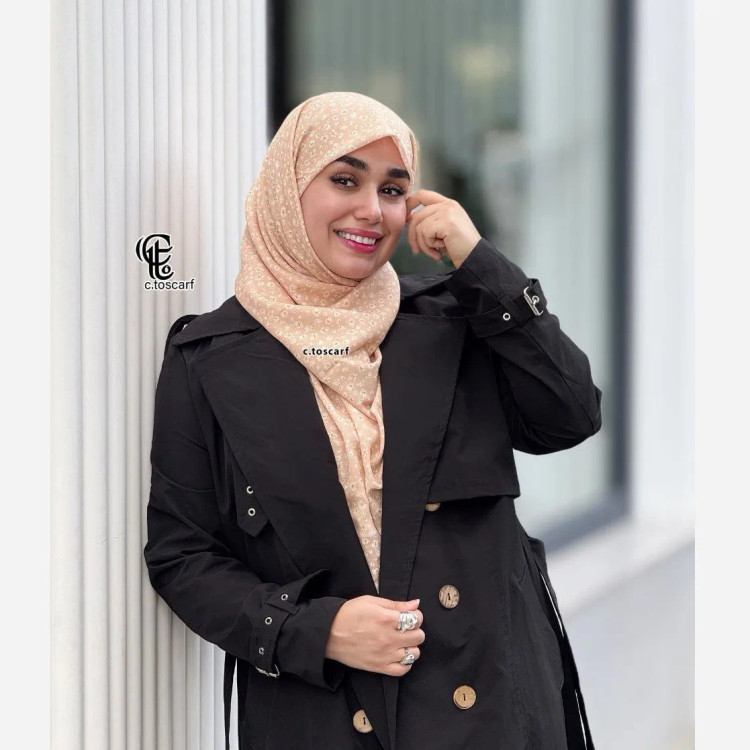 روسری طرح صوفیا سیتو جنس نخ کاستوم چرخدوز در سه رنگ کرم هلویی، یاسی، سبز