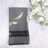 روسری طرح دیانا طوسی سیتو قواره بزرگ 140 سانتیمتر جنس نخ کاستوم لیز نیست