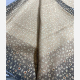 روسری طرح صوفیا سیتو جنس نخ کاستوم چرخدوز در سه رنگ کرم هلویی، یاسی، سبز