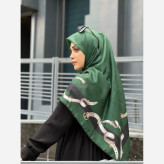 روسری طرح دیانا طوسی سیتو قواره بزرگ 140 سانتیمتر جنس نخ کاستوم لیز نیست