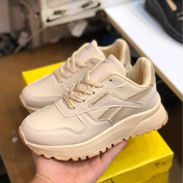 کتونی اسپرت زنانه مدل ریبوک کرم قهوهای چرم صنعتی زیره پیو طبی