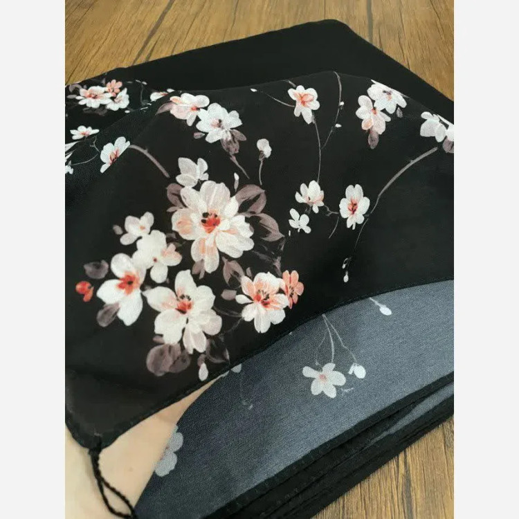 روسری کرپ نخ تابستانی طرح نجمه قواره 140 منگوله دار