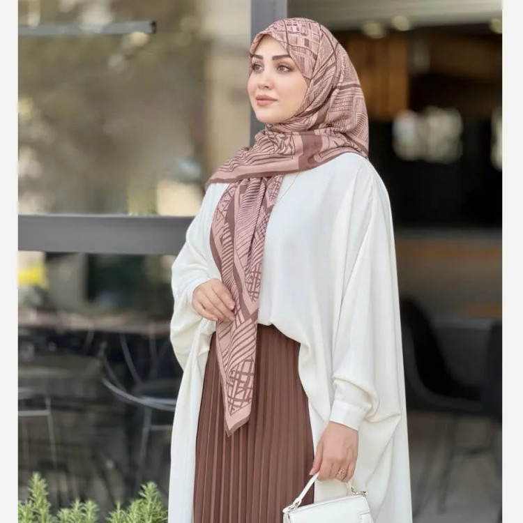 روسری نخ کاستوم طرح خاتون زنانه
