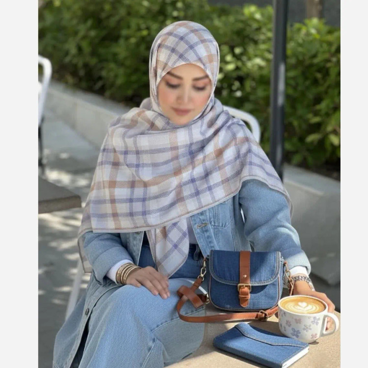 روسری نخی کاستوم طرح آسنات برند سی تو قواره 140