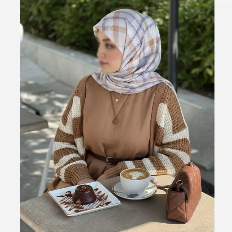 روسری نخی کاستوم طرح آسنات برند سی تو قواره 140