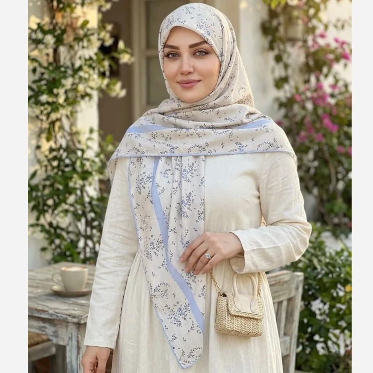 روسری نخی قواره بزرگ طرح گندم زمینه شیری