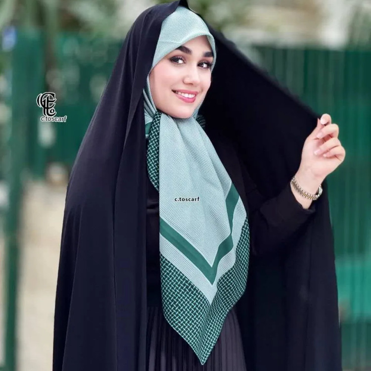 روسری نخ کاستوم طرح کاملیا قواره بزرگ کرم قهوه ای و سبز سایز 140