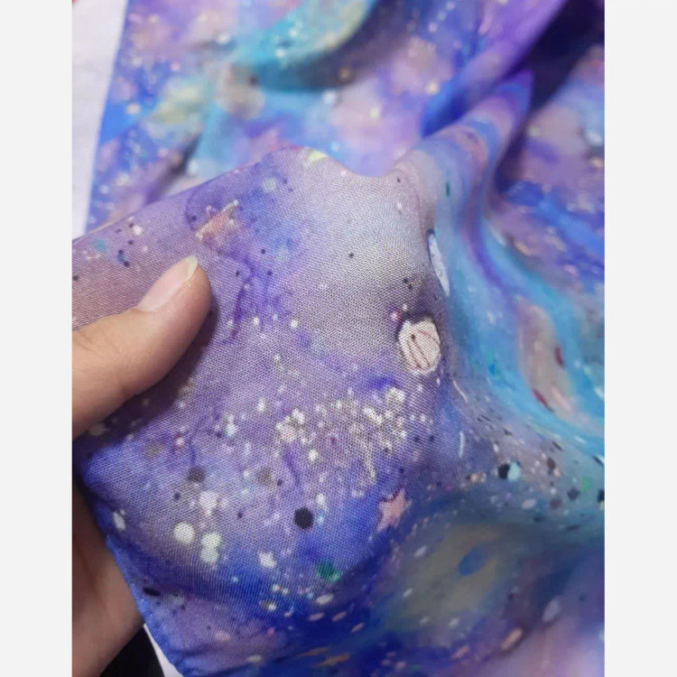 روسری نخ کاستوم طرح ساحل سایز 140 دور چرخ دوز