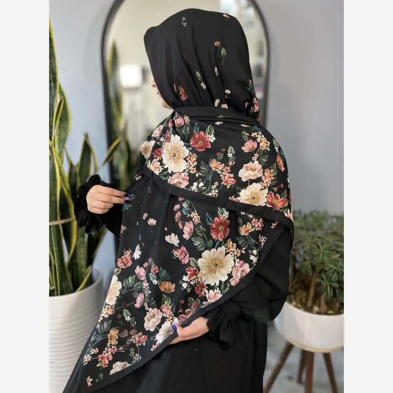 روسری سوپر نخ طرح گلابتون قواره 140 دوردوز منگوله دار تابستانه