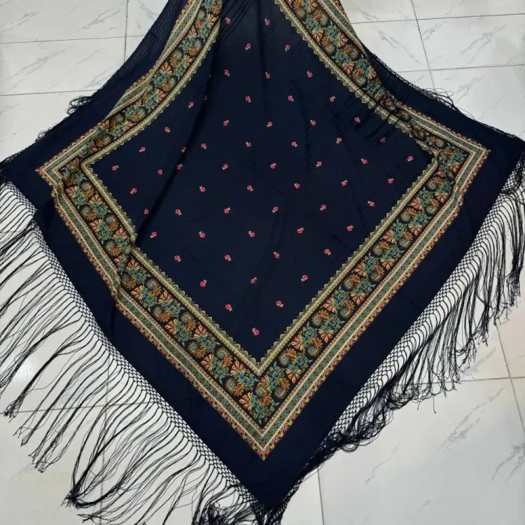 روسری ترکمن اصل کد 1402 ترکیه جنس نخی قواره 140-150 سانت ریشه دستباف 4 فصل