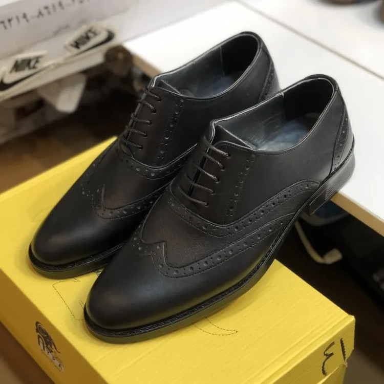 کفش چرم مردانه هشتگرد مشکی زیره PVC راحتی و شیک