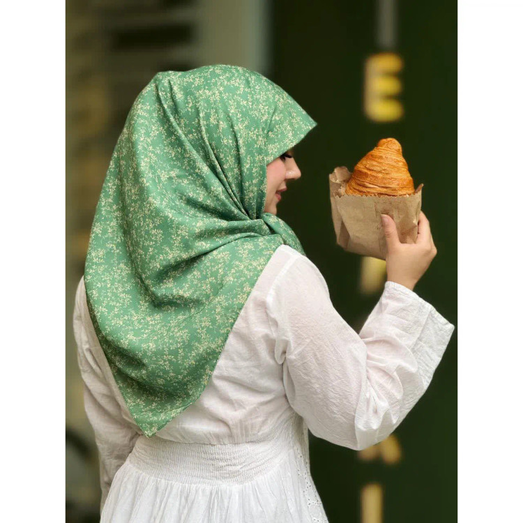 روسری نخی کاستوم طرح سوگند قواره 110 سبز ریز نقش چرخ دوز