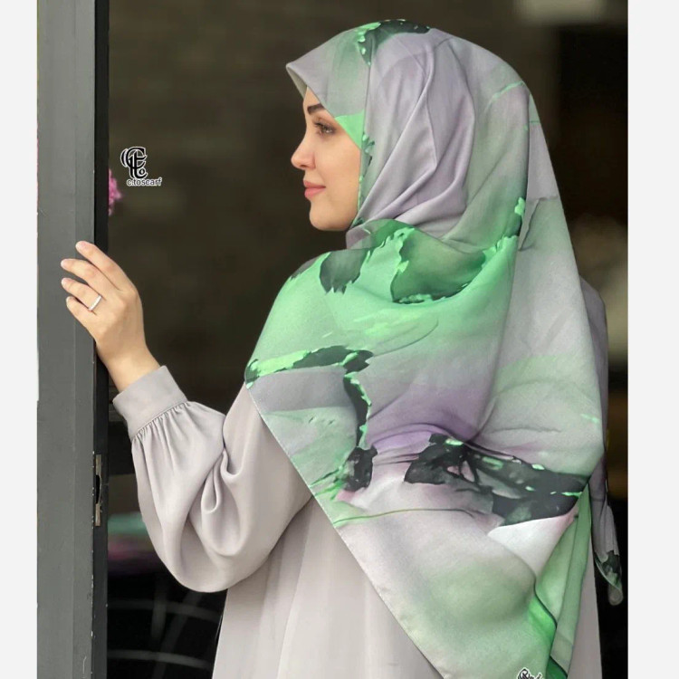 روسری نخ کاستوم طرح هما سایز 140 در 140